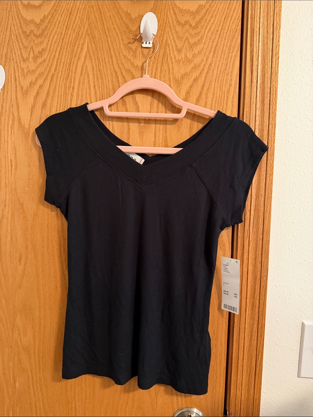 BDG Black Short Sleeve V-Neck Ribbed Tee